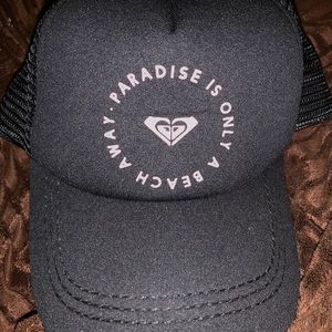 Black roxy hat